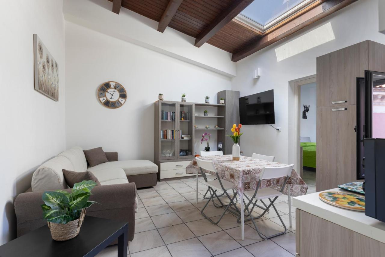 Laurini 21 Apartment Catania Bagian luar foto